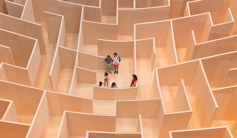 Illustration for article titled The Middle of this Massive Indoor Maze Reveals How To Get Back Out Again